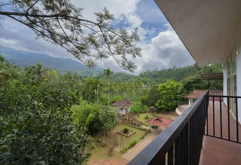 Hotelli Misty Heights By The Sanihara