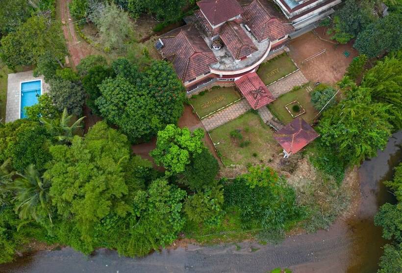 בית מלון כפרי Misty Heights By The Sanihara