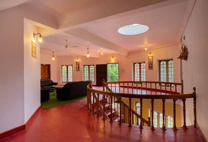 בית מלון כפרי Misty Heights By The Sanihara