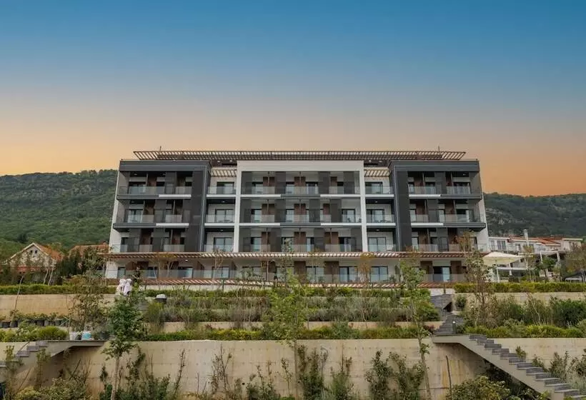 Montenegro Lodge