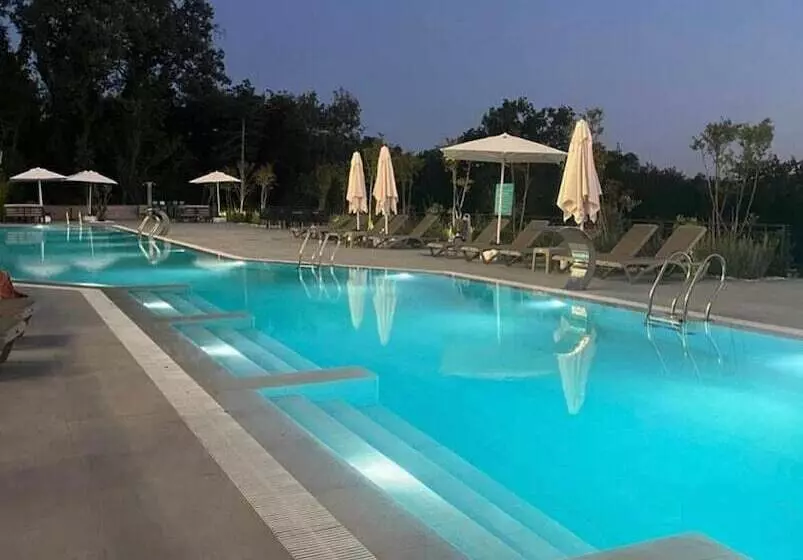 Montenegro Lodge