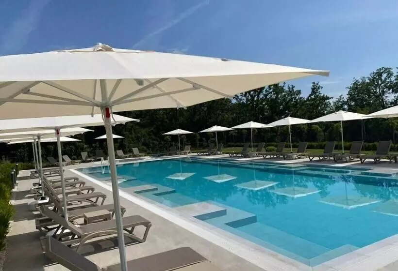 Montenegro Lodge