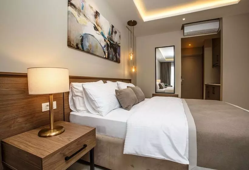 Montenegro Lodge