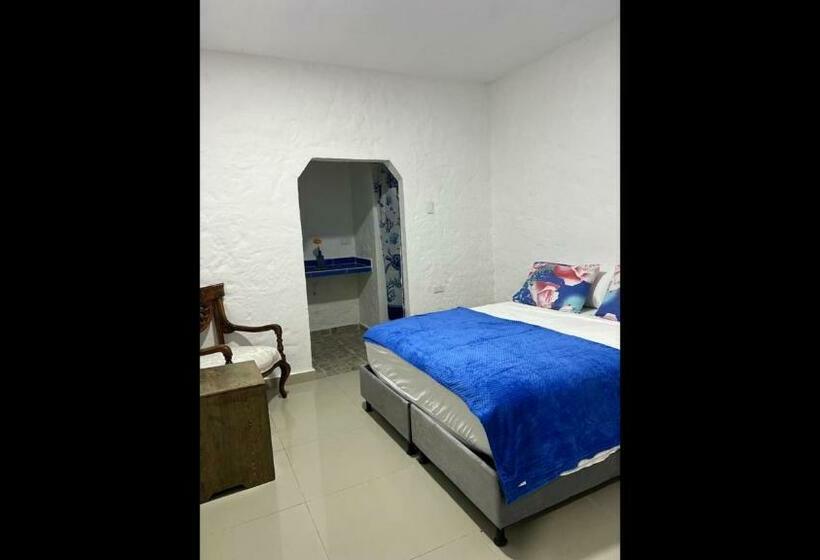 پانسیون Room In Lodge   Tr A3d Hostel Room Near Castillo San Felipe With Pool And Wifi