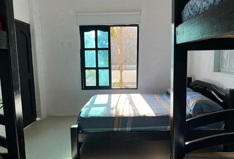 پانسیون Room In Lodge   Tr A3d Hostel Room Near Castillo San Felipe With Pool And Wifi