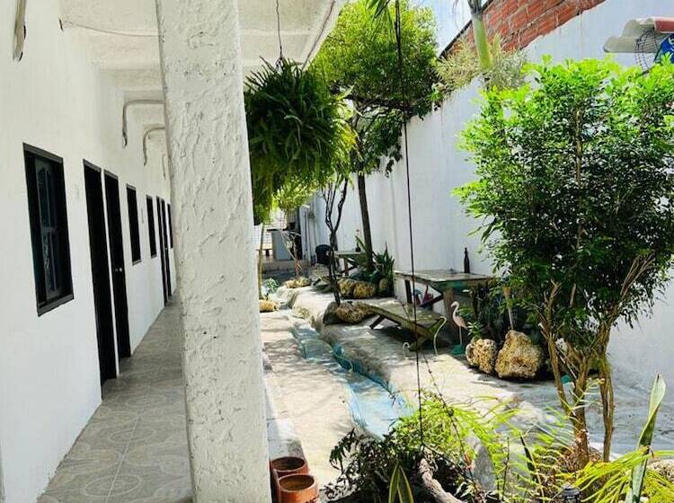 پانسیون Room In Lodge   Tr A3d Hostel Room Near Castillo San Felipe With Pool And Wifi