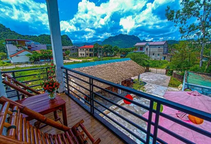 هاستل Yolo Pool Bar Villas