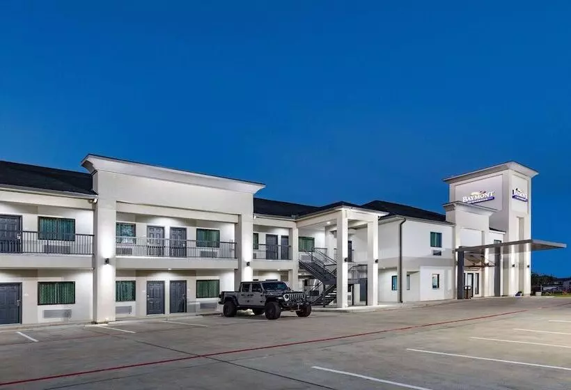 Hotelli Baymont By Wyndham Freeport Texas