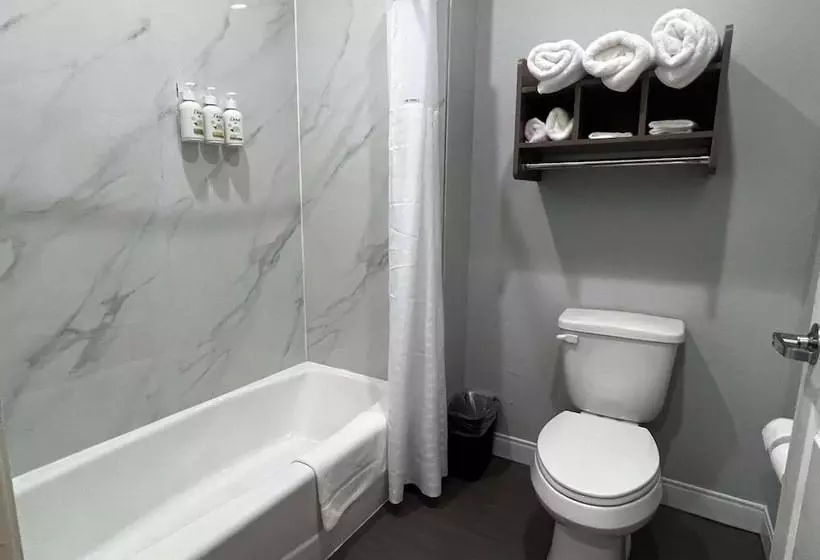 Hotelli Baymont By Wyndham Freeport Texas