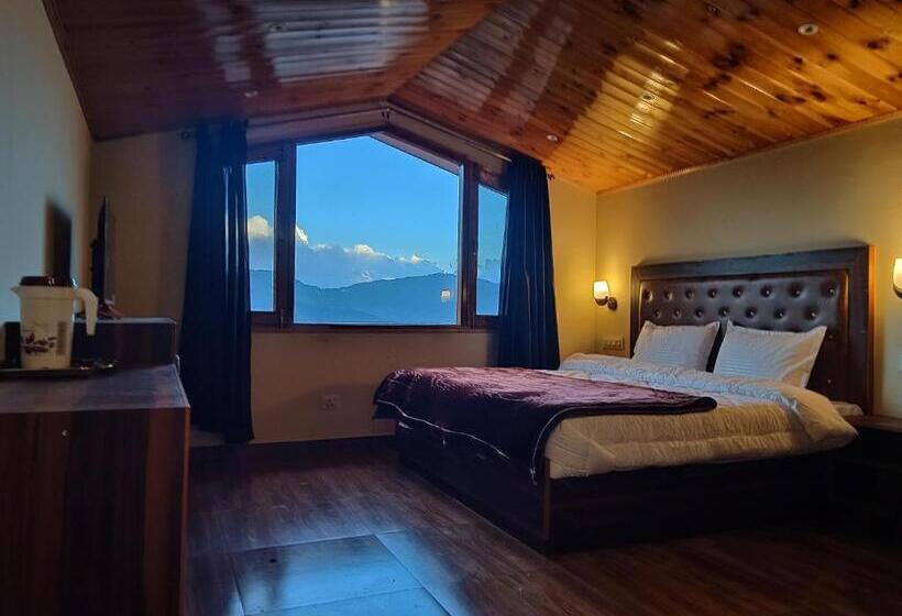 פנסיון Chauhan Height S