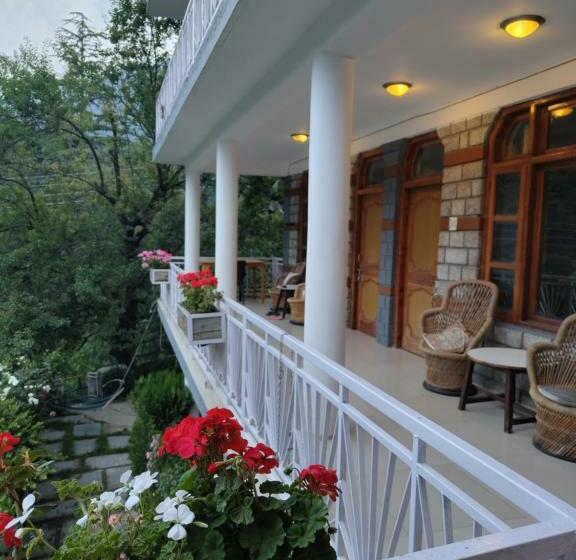 פנסיון Eagle Guesthouse