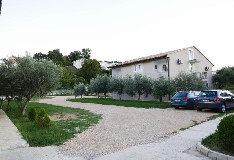 پانسیون La Hacienda