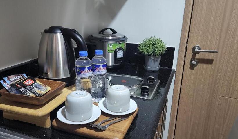 Shore 3 Residences Tower 2, Lap Pool And Amenities