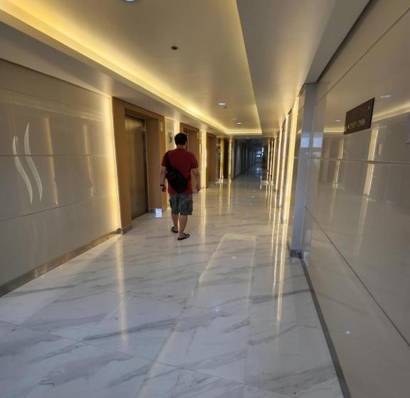 Shore 3 Residences Tower 2, Lap Pool And Amenities