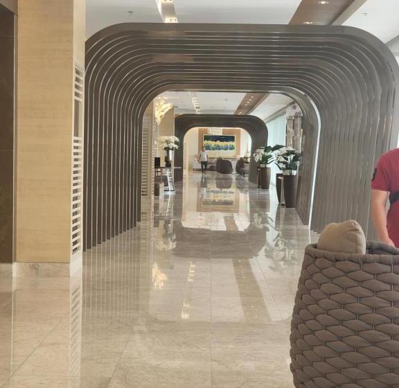 Shore 3 Residences Tower 2, Lap Pool And Amenities