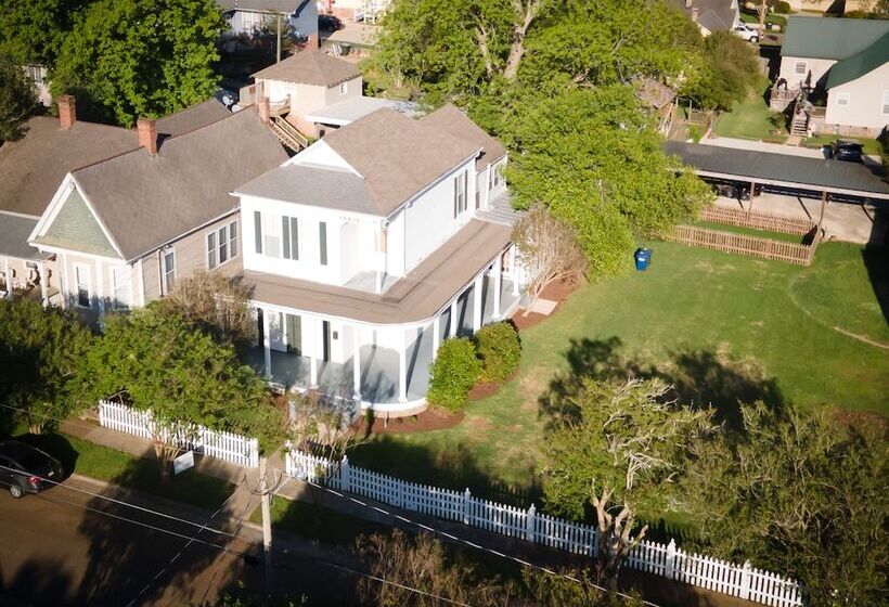 تختخواب و صبحانه Arlington House