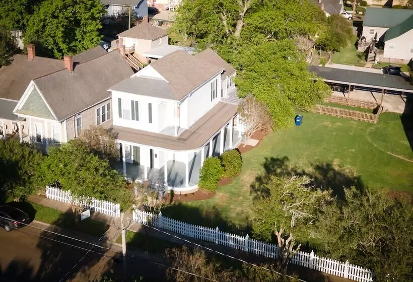 تختخواب و صبحانه Arlington House