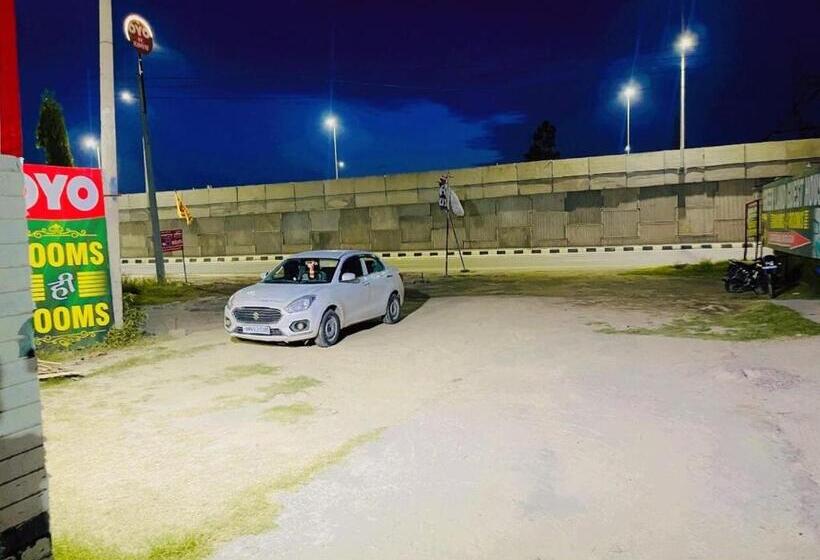 בית מלון כפרי Oyo 81144 Green Land Guest House