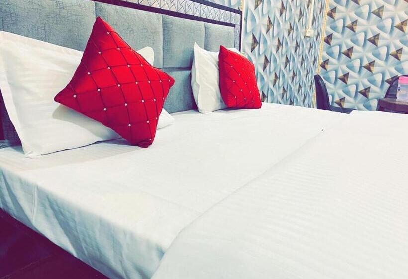 בית מלון כפרי Oyo 81144 Green Land Guest House