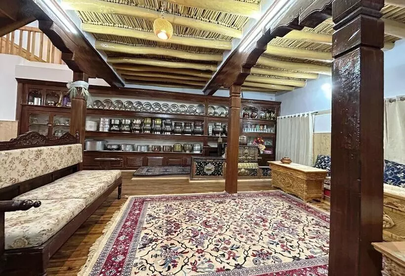 پانسیون Shalla Heritage