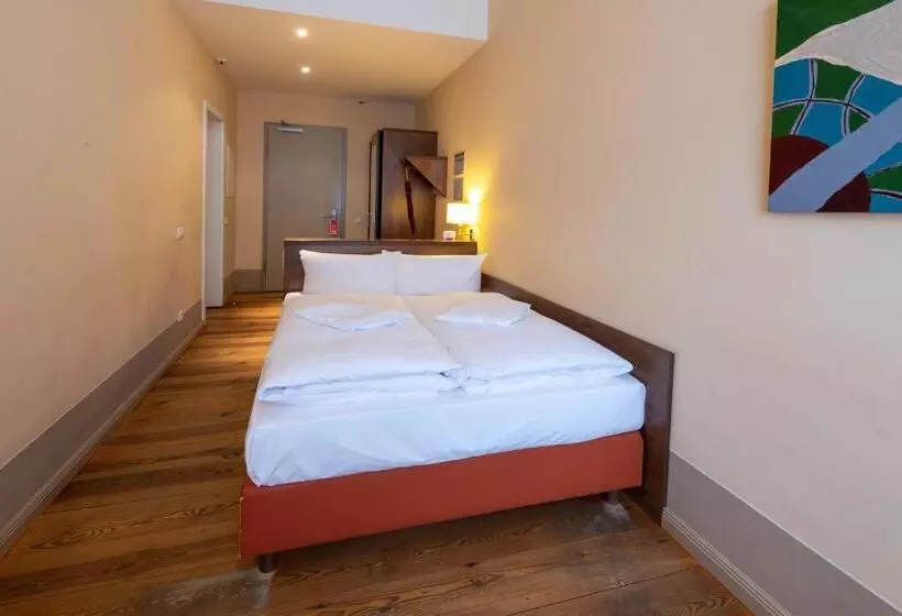 Hotelli Am Großen Waisenhaus