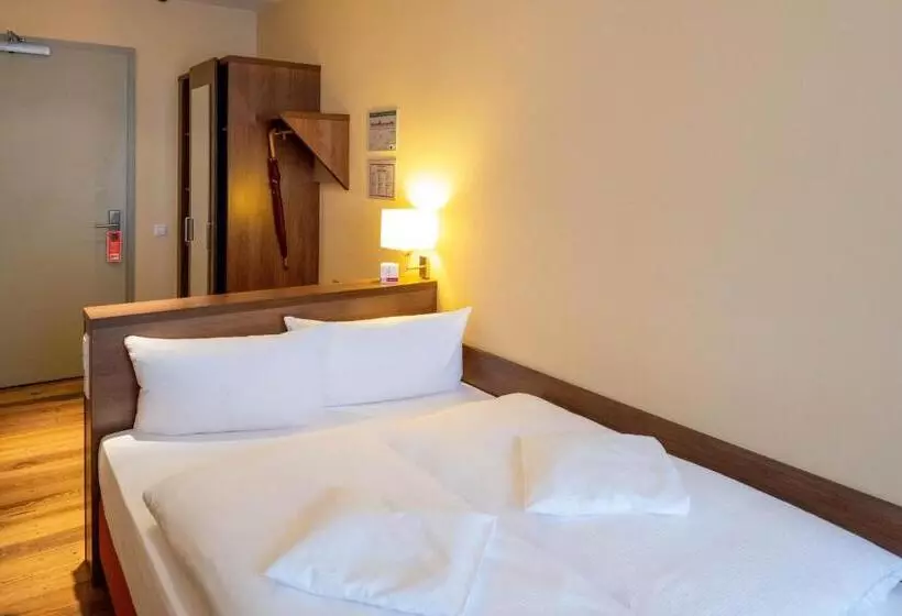 Hotelli Am Großen Waisenhaus