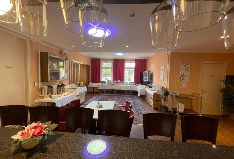 هتل Deutsches Haus