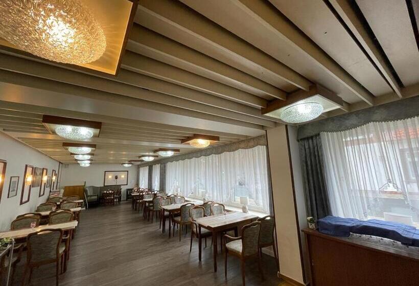 هتل Deutsches Haus