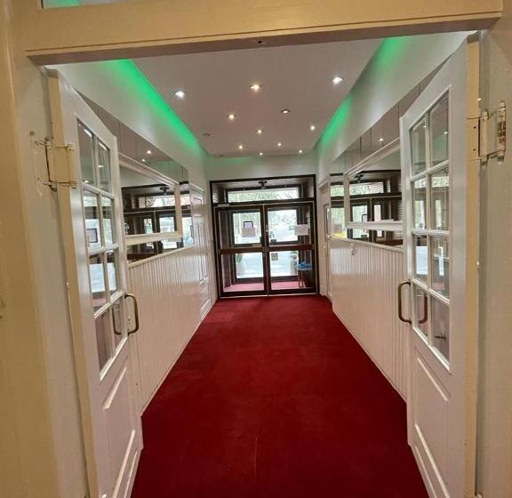 هتل Deutsches Haus