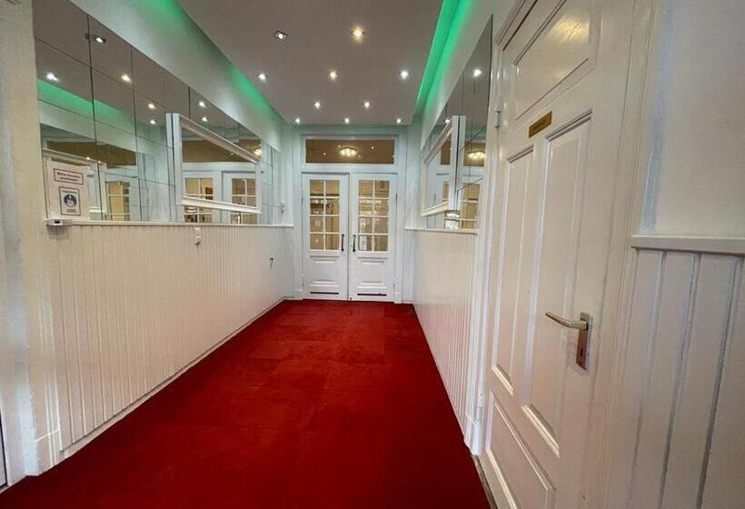 هتل Deutsches Haus