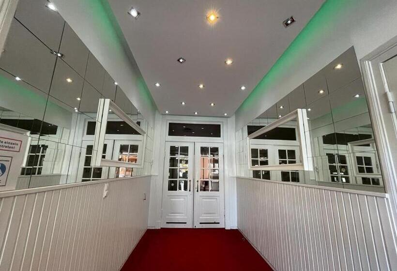 هتل Deutsches Haus