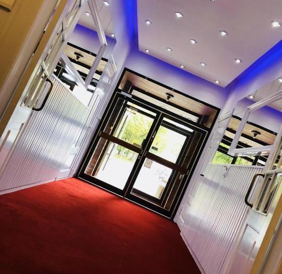 هتل Deutsches Haus