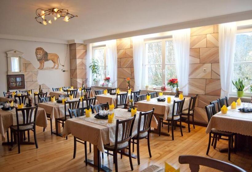 호텔 Gasthaus Zum Löwen   Restaurant Akropolis