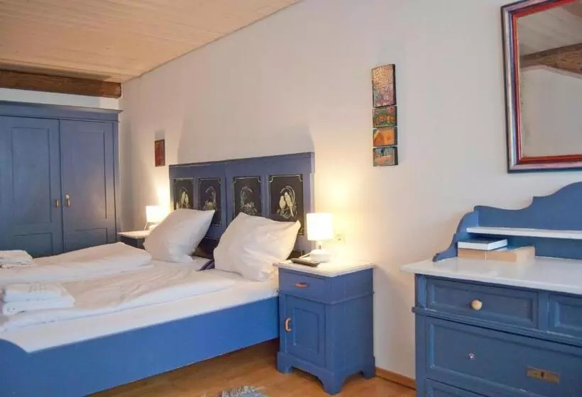 ホテル Gasthaus Zum Löwen   Restaurant Akropolis