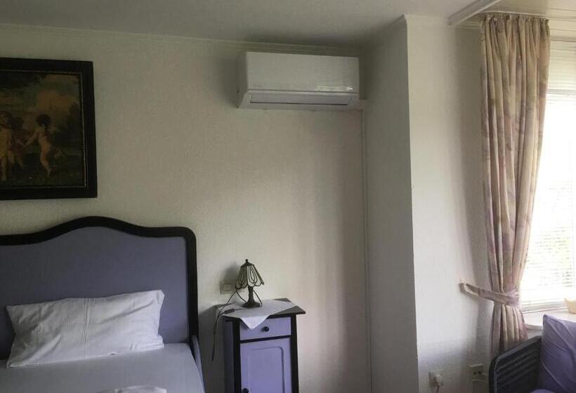 호텔 Gasthaus Zum Löwen   Restaurant Akropolis