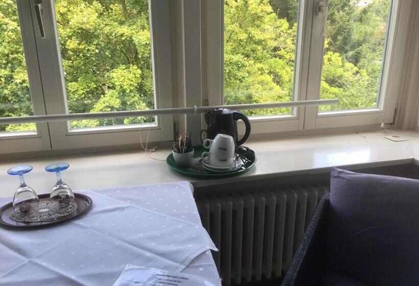 호텔 Gasthaus Zum Löwen   Restaurant Akropolis