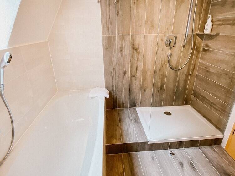 酒店 Gasthaus Zur Sonne