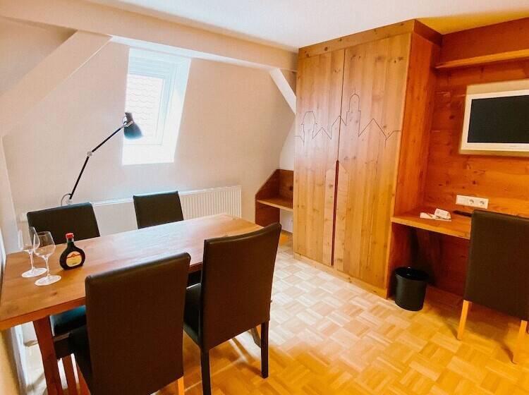 酒店 Gasthaus Zur Sonne