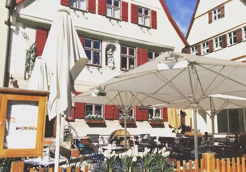 Hotelli Gasthaus Zur Sonne