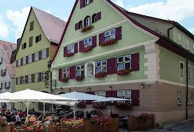 Hotelli Gasthaus Zur Sonne
