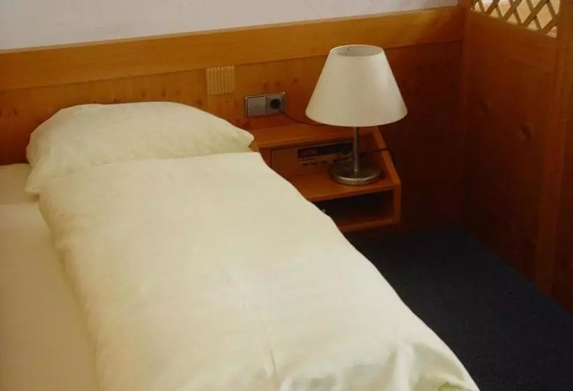 Hotelli Gasthof Zur Sonne