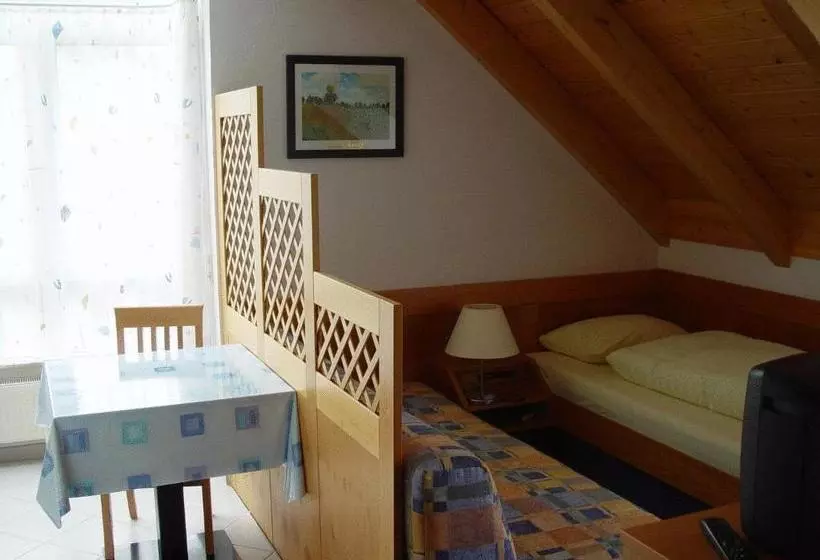 Hotelli Gasthof Zur Sonne