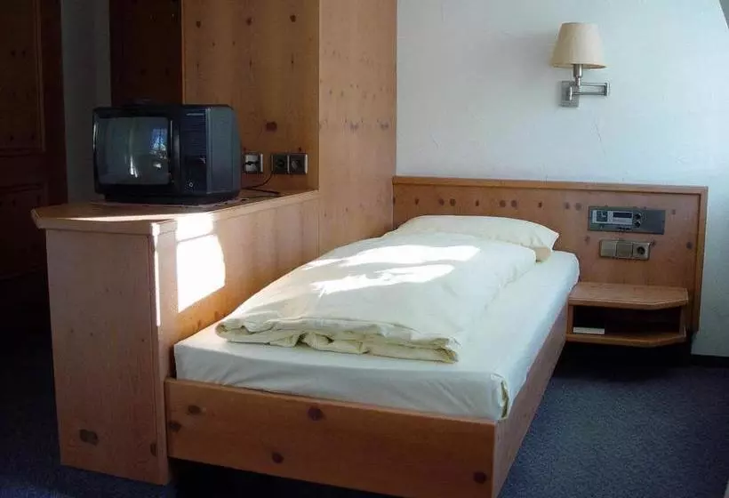 Hotelli Gasthof Zur Sonne