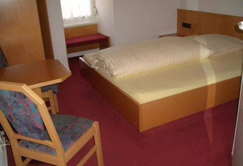 Hotelli Gasthof Zur Sonne