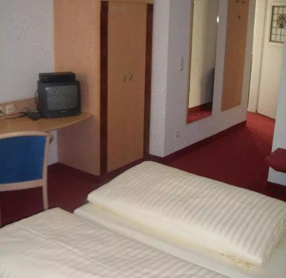 Hotelli Gasthof Zur Sonne