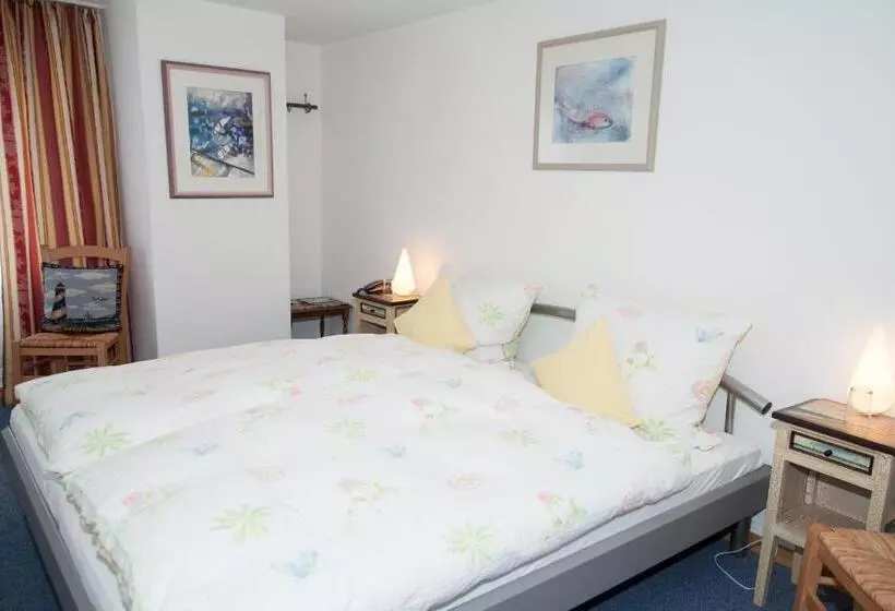 Hotelli Gästehaus Priester