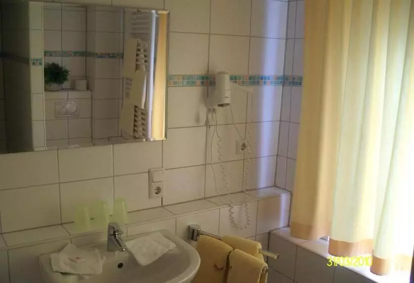 Hotelli Gästehaus Priester