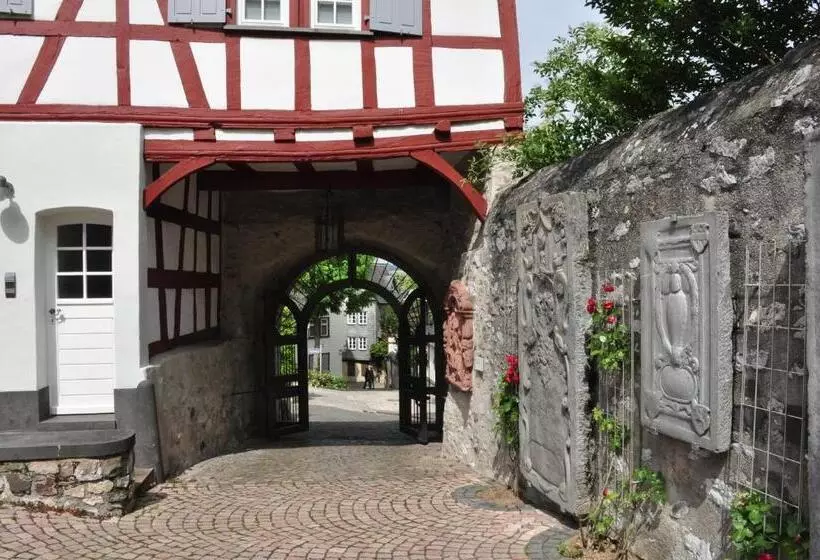 Hotelli Gästehaus Priester