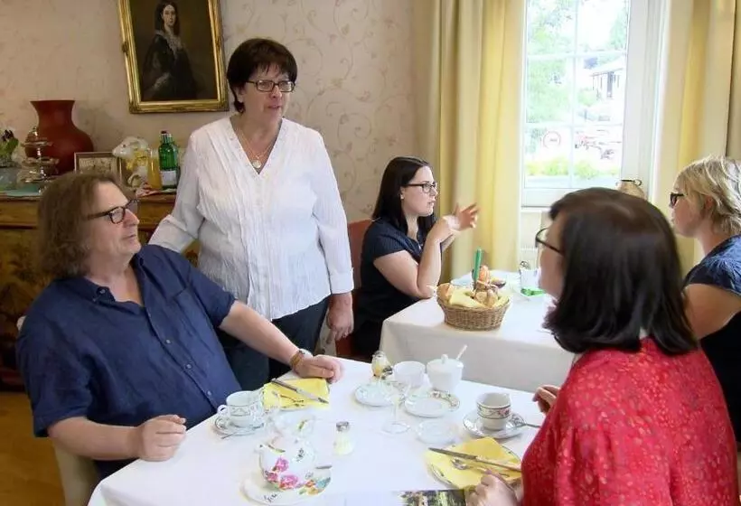 Hotelli Gästehaus Priester