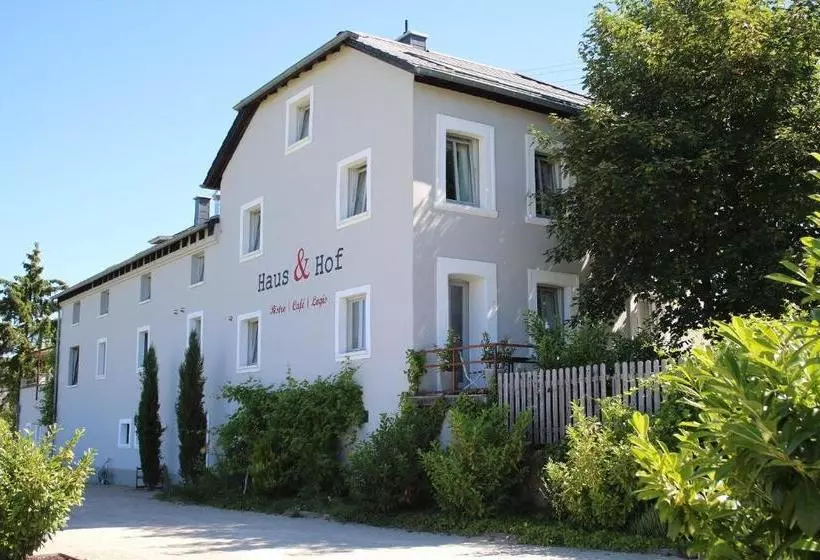 Hotelli Haus & Hof Guest House